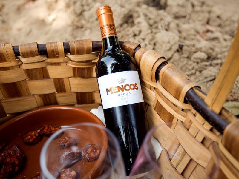 Picnic with Mencos
<br>Photo by Zoe Dehmer